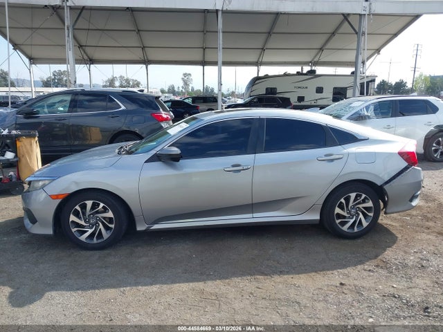 Honda CIVIC EX 2018 19XFC2F70JE205781 Image 14