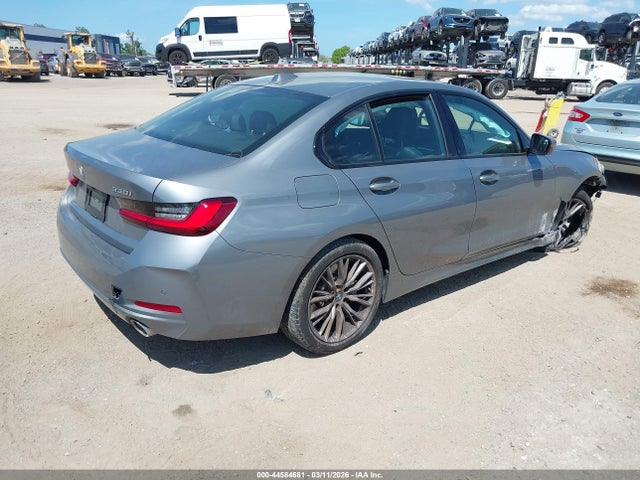 2023 BMW 330I 3MW69FF01P8D10228 Photo 3