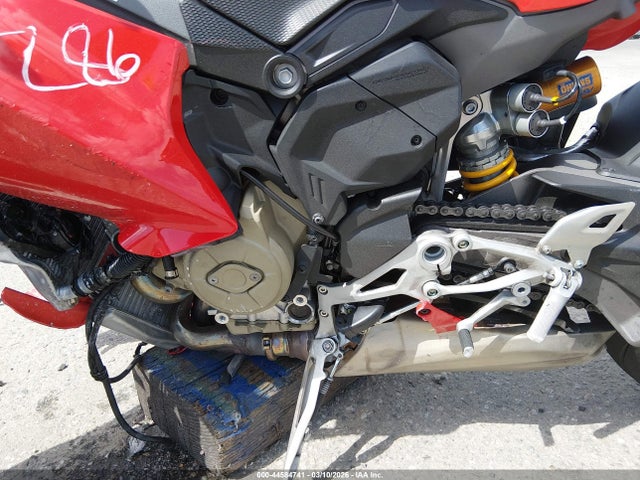 Ducati Panigale V4/v4s 2025 ZDMDAG6W6SB004438 Image 9