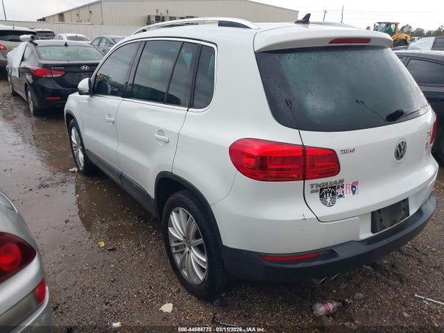 2016 VOLKSWAGEN TIGUAN WVGAV7AX6GW602978 Photo 2