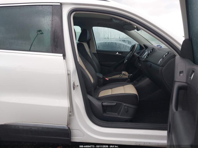 2016 VOLKSWAGEN TIGUAN WVGAV7AX6GW602978 Photo 4