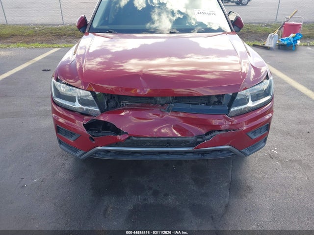 2018 Volkswagen Tiguan 2.0t S მანქანა იყიდება აუქციონზე, vin: 3VV1B7AXXJM208423, აუქციონის ნომერი: 44584818