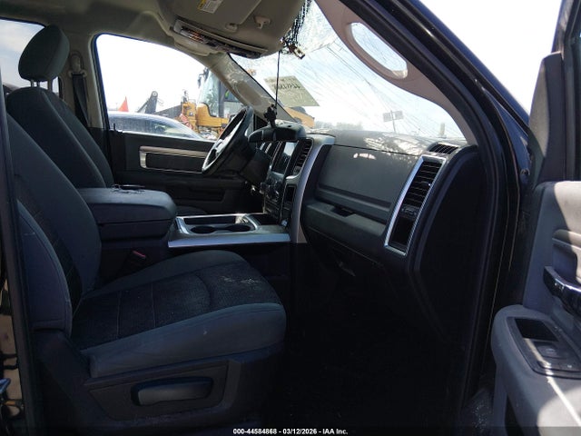 44584868 :رقم المزاد ، 1C6RR7LG6JS294841 vin ، 2018 Ram 1500 Big Horn  4x4 5'7 Box مزاد بيع