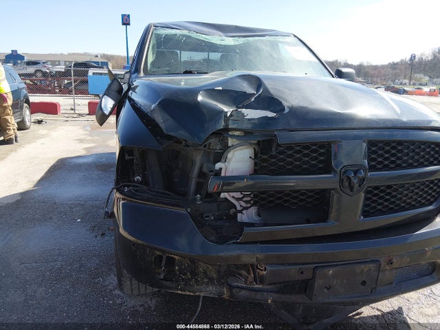 44584868 :رقم المزاد ، 1C6RR7LG6JS294841 vin ، 2018 Ram 1500 Big Horn  4x4 5'7 Box مزاد بيع
