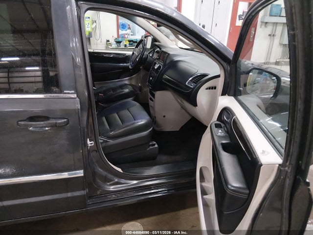 2011 Chrysler Town & Country Touring მანქანა იყიდება აუქციონზე, vin: 2A4RR5DGXBR702427, აუქციონის ნომერი: 44584890