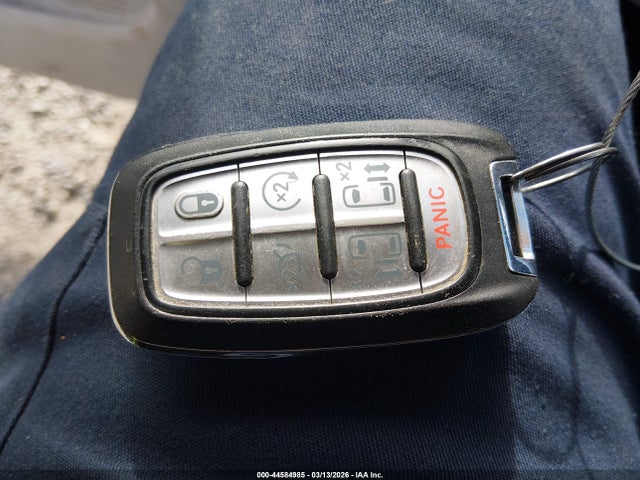 44584985 :رقم المزاد ، 2C4RC1BG3JR120204 vin ، 2018 Chrysler Pacifica Touring L مزاد بيع