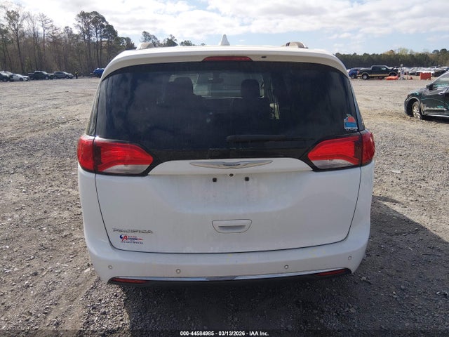 44584985 :رقم المزاد ، 2C4RC1BG3JR120204 vin ، 2018 Chrysler Pacifica Touring L مزاد بيع