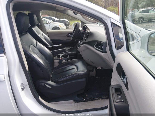 44584985 :رقم المزاد ، 2C4RC1BG3JR120204 vin ، 2018 Chrysler Pacifica Touring L مزاد بيع