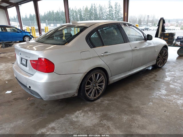 2011 BMW 328I WBAPK5C57BA993889 Photo 3