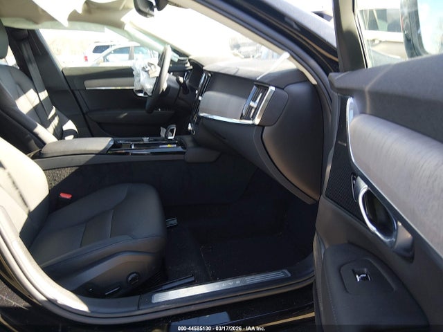 Продажа на аукционе авто 2025 Volvo S90 Plug-in Hybrid T8 Plus, vin: LVYH60AE4SP441094, номер лота: 44585130