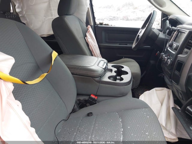44585149 :رقم المزاد ، 1C6RR7FG8HS788477 vin ، 2017 Ram 1500 Express  4x4 6'4 Box مزاد بيع