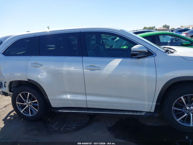 Toyota Highlander Xle 2017 5TDKZRFH9HS522084 Image 14