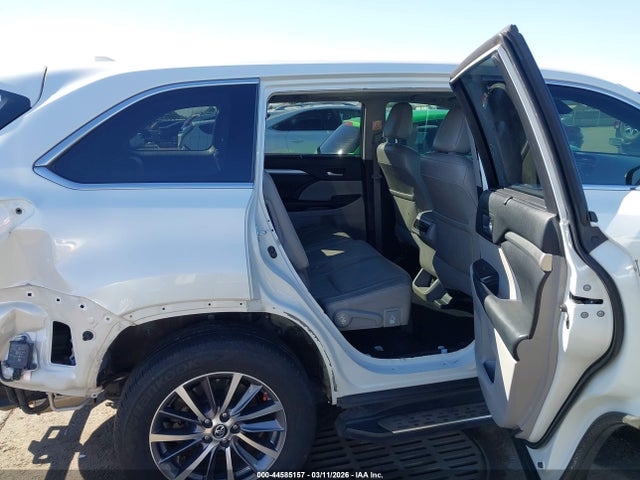 Toyota Highlander Xle 2017 5TDKZRFH9HS522084 Image 8