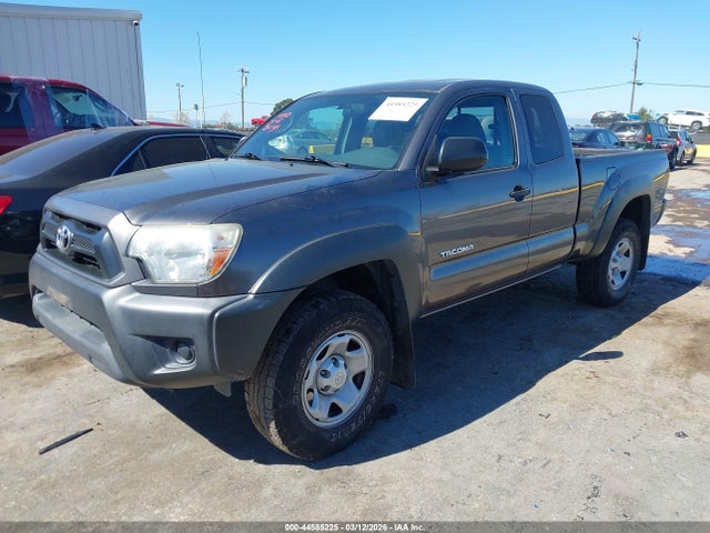 Toyota Tacoma Prerunner 2014 5TFTX4GN7EX036722 Image 2