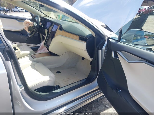 Продажа на аукционе авто 2018 Tesla Model S 100d/75d/p100d, vin: 5YJSA1E20JF256969, номер лота: 44585226
