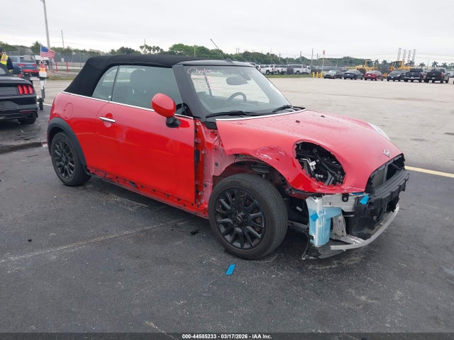 2023 MINI CONVERTIBLE WMW23DL03P3P61842