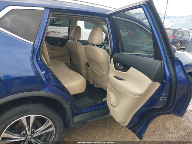 JN8AT2MV3HW008619 Nissan Rogue Sl