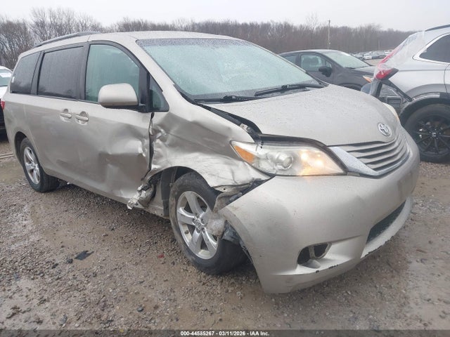 2015 TOYOTA SIENNA 5TDKK3DC8FS533647