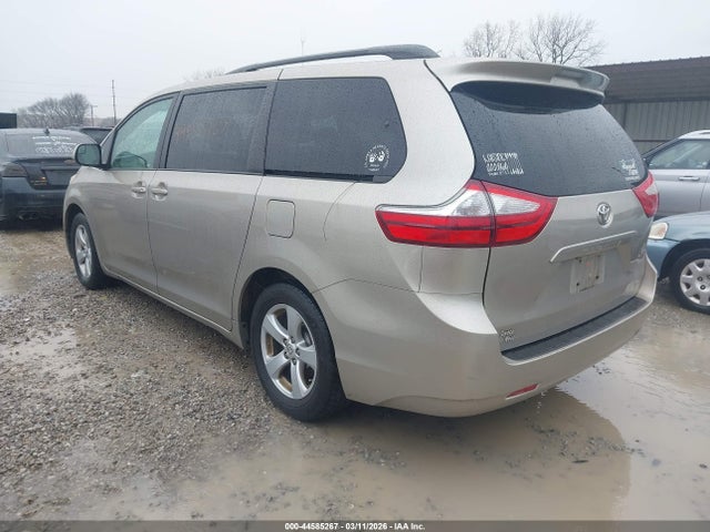2015 TOYOTA SIENNA 5TDKK3DC8FS533647 Photo 2