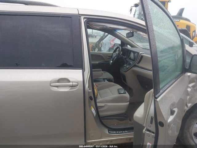2015 TOYOTA SIENNA 5TDKK3DC8FS533647 Photo 4