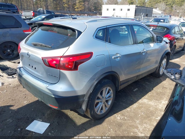 JN1BJ1CR6HW141768 Nissan Rogue Sport Sv