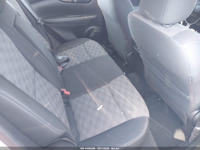 JN1BJ1CR6HW141768 Nissan Rogue Sport Sv