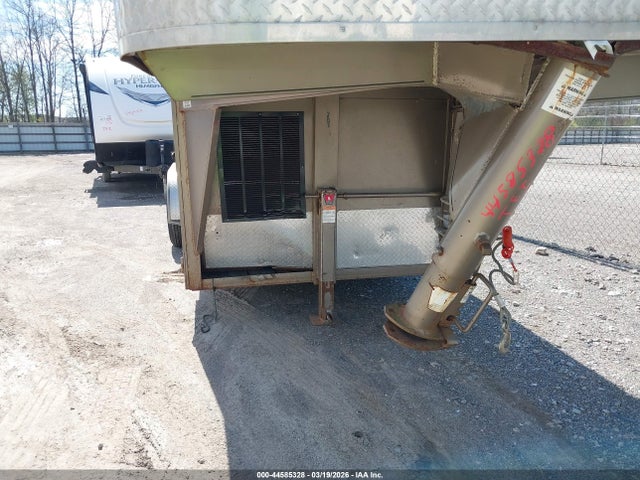 44585328 :رقم المزاد ، 4MWGS16236N018374 vin ، 2006 Delta Manufacturing Inc Livestock مزاد بيع
