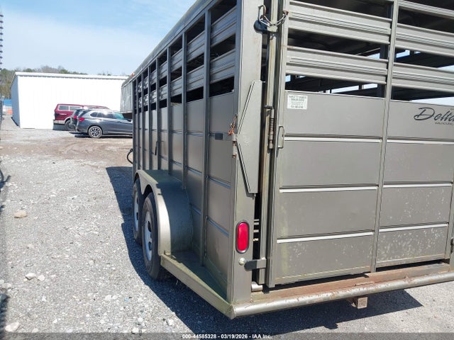 44585328 :رقم المزاد ، 4MWGS16236N018374 vin ، 2006 Delta Manufacturing Inc Livestock مزاد بيع