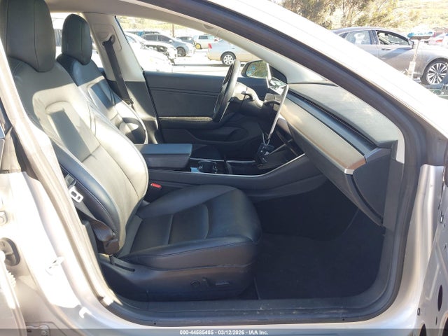 2018 TESLA MODEL 3 5YJ3E1EA2JF044123 Photo 4