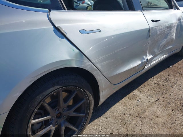 2018 TESLA MODEL 3 5YJ3E1EA2JF044123 Photo 5