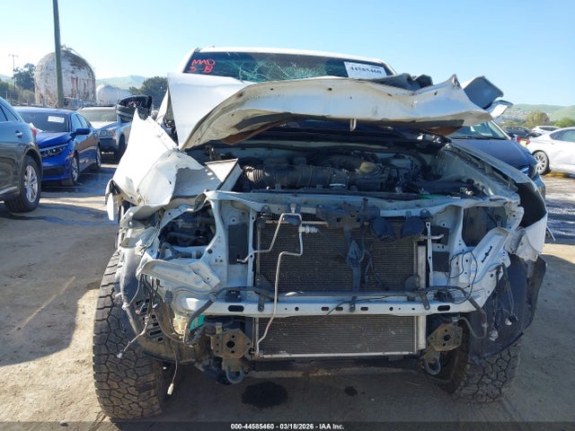 Toyota 4RUNNER SR5 2015 JTEBU5JR8F5239911 Image 13