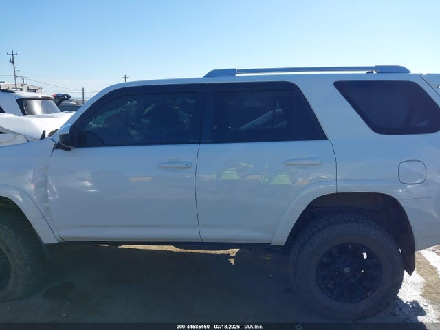 Toyota 4RUNNER SR5 2015 JTEBU5JR8F5239911 Image 15