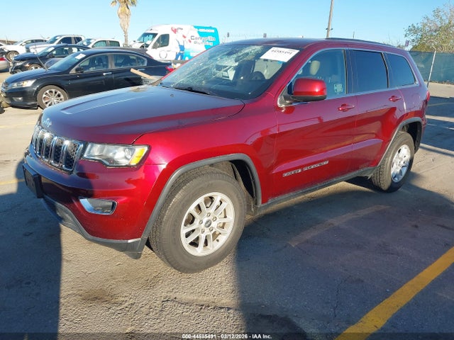 1C4RJEAG8JC311852 Jeep Grand Cherokee Laredo 4x2