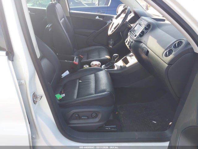 2017 Volkswagen Tiguan 2.0t Sport მანქანა იყიდება აუქციონზე, vin: WVGTV7AX0HK020893, აუქციონის ნომერი: 44585543