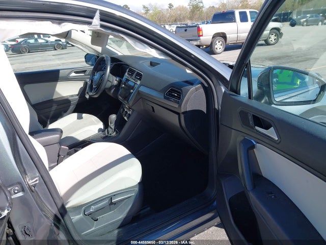 2019 VOLKSWAGEN TIGUAN 3VV3B7AX7KM149888 Photo 4