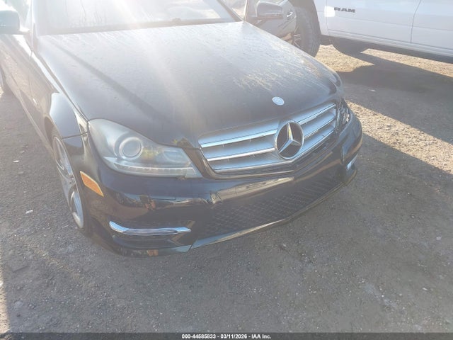 2012 Mercedes-benz C 250 მანქანა იყიდება აუქციონზე, vin: WDDGJ4HB7CF756702, აუქციონის ნომერი: 44585833