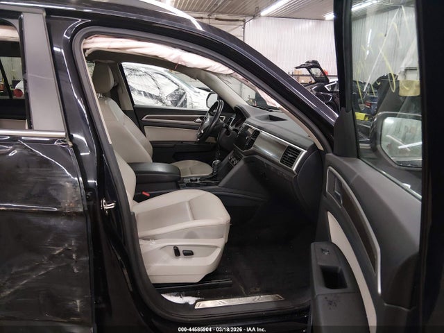 2018 VOLKSWAGEN ATLAS 1V2MR2CA0JC532306 Photo 4