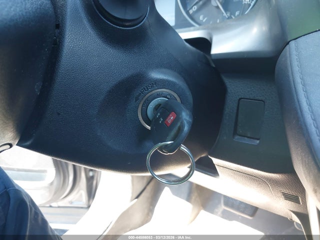Toyota RAV4 LE 2018 JTMBFREV3JJ175418 Image 11