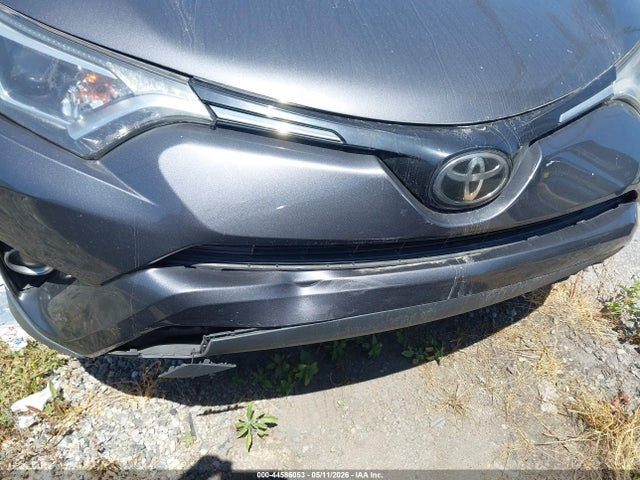 Toyota RAV4 LE 2018 JTMBFREV3JJ175418 Image 13
