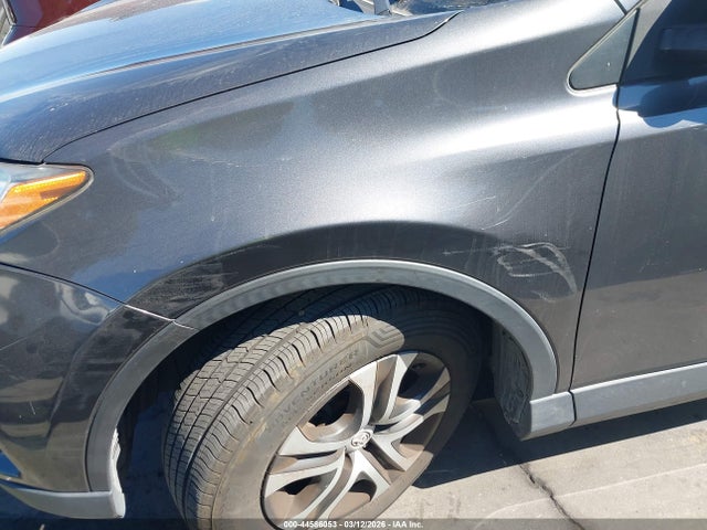 Toyota RAV4 LE 2018 JTMBFREV3JJ175418 Image 18