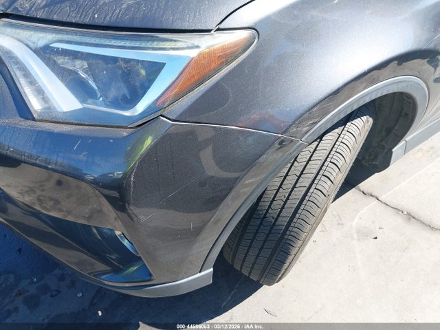 Toyota RAV4 LE 2018 JTMBFREV3JJ175418 Image 19