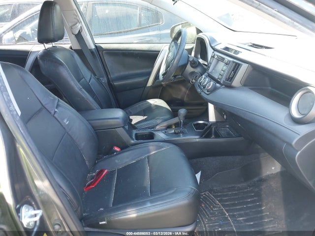 Toyota RAV4 LE 2018 JTMBFREV3JJ175418 Image 5