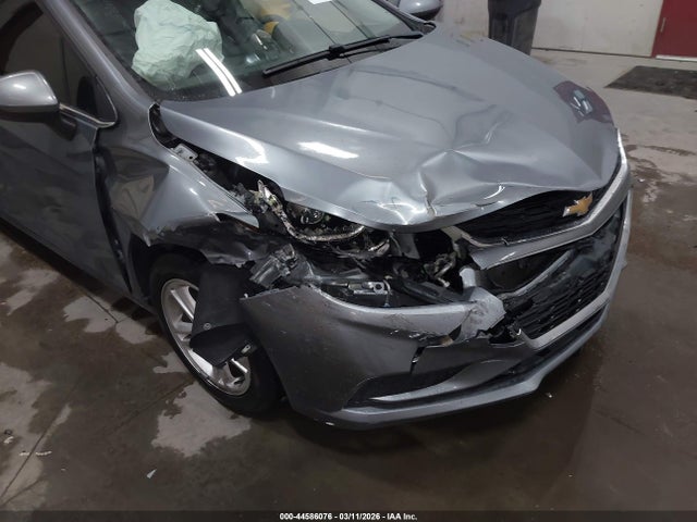 1G1BE5SM7J7158943 Chevrolet Cruze Lt Auto