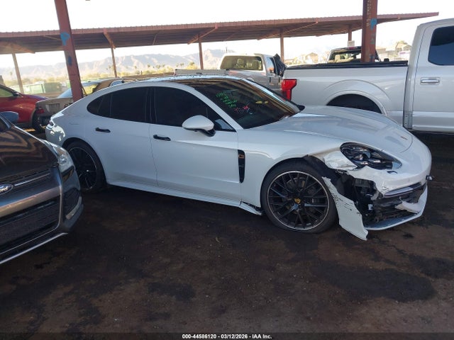 44586120 :رقم المزاد ، WP0AA2A76KL100677 vin ، 2019 Porsche Panamera 4 مزاد بيع