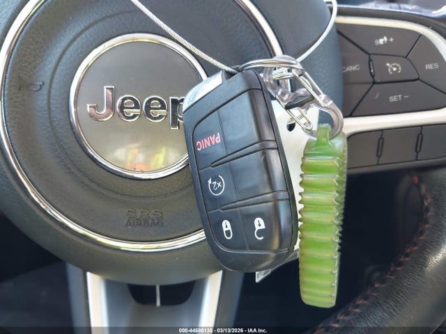 ZACNJBC16KPJ96135 Jeep Renegade Trailhawk 4x4