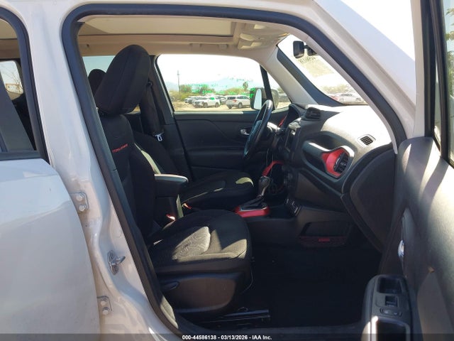 ZACNJBC16KPJ96135 Jeep Renegade Trailhawk 4x4