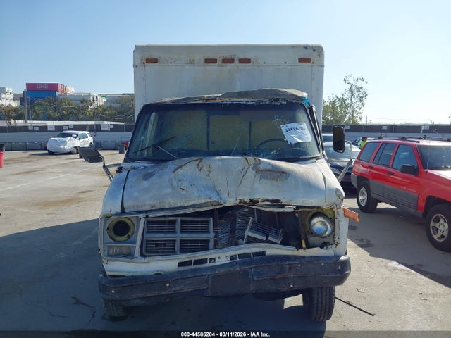1982 Gmc Cutaway Van G3500 მანქანა იყიდება აუქციონზე, vin: 2GDHG31M2C4500374, აუქციონის ნომერი: 44586204