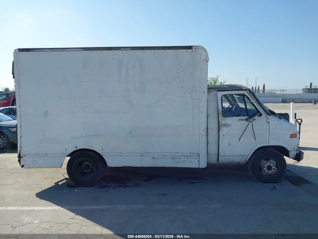 1982 Gmc Cutaway Van G3500 მანქანა იყიდება აუქციონზე, vin: 2GDHG31M2C4500374, აუქციონის ნომერი: 44586204
