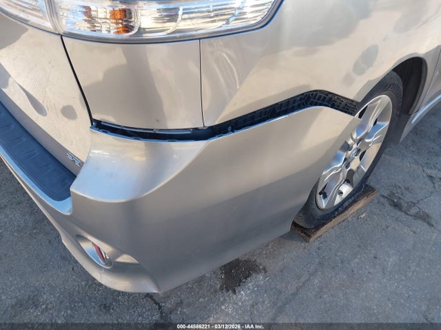 Продажа на аукционе авто 2011 Toyota Sienna Se, vin: 5TDXK3DC7BS038274, номер лота: 44586221