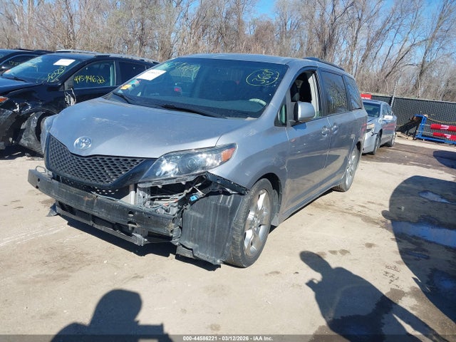 Продажа на аукционе авто 2011 Toyota Sienna Se, vin: 5TDXK3DC7BS038274, номер лота: 44586221